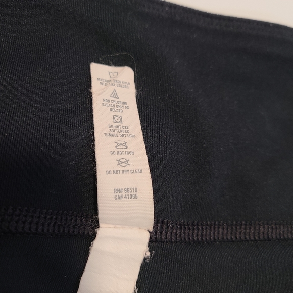 Under Armour Boot Cut Yoga Pants Joggers Track Pants Black Size Small - Picture 8 of 9